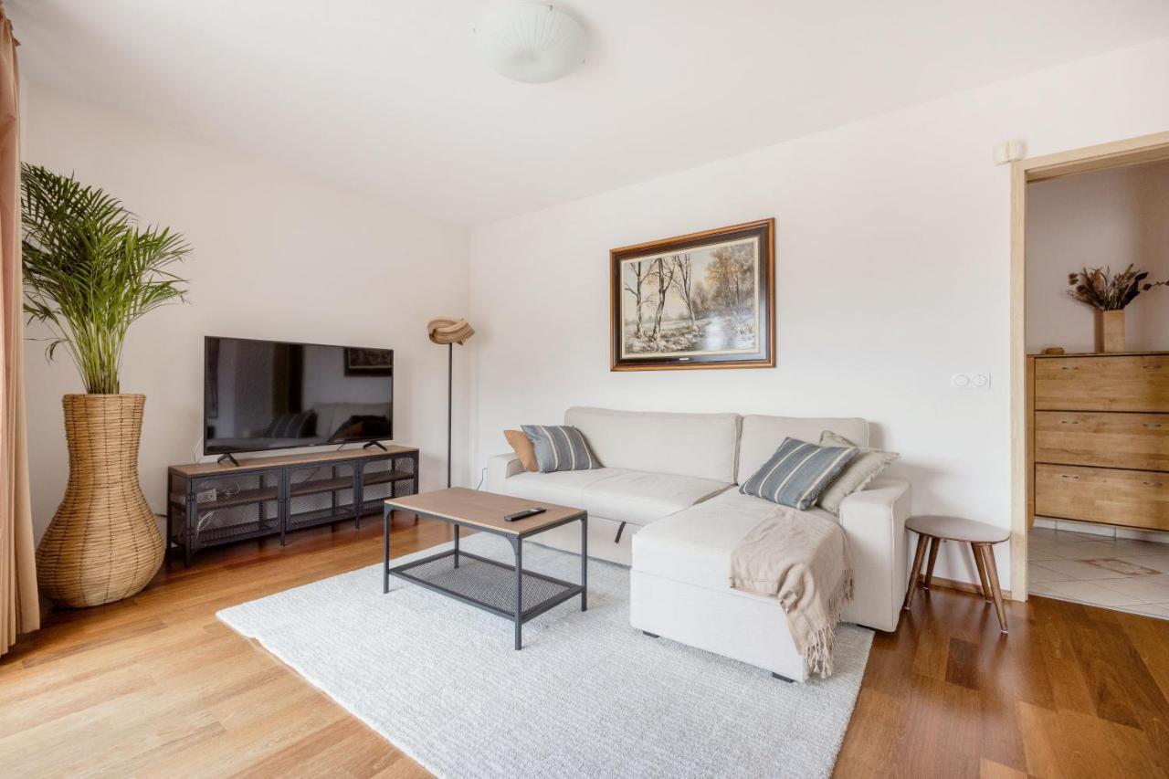 Bright And Spacious Penthouse W/ Terrace & Parking Budapest Kültér fotó