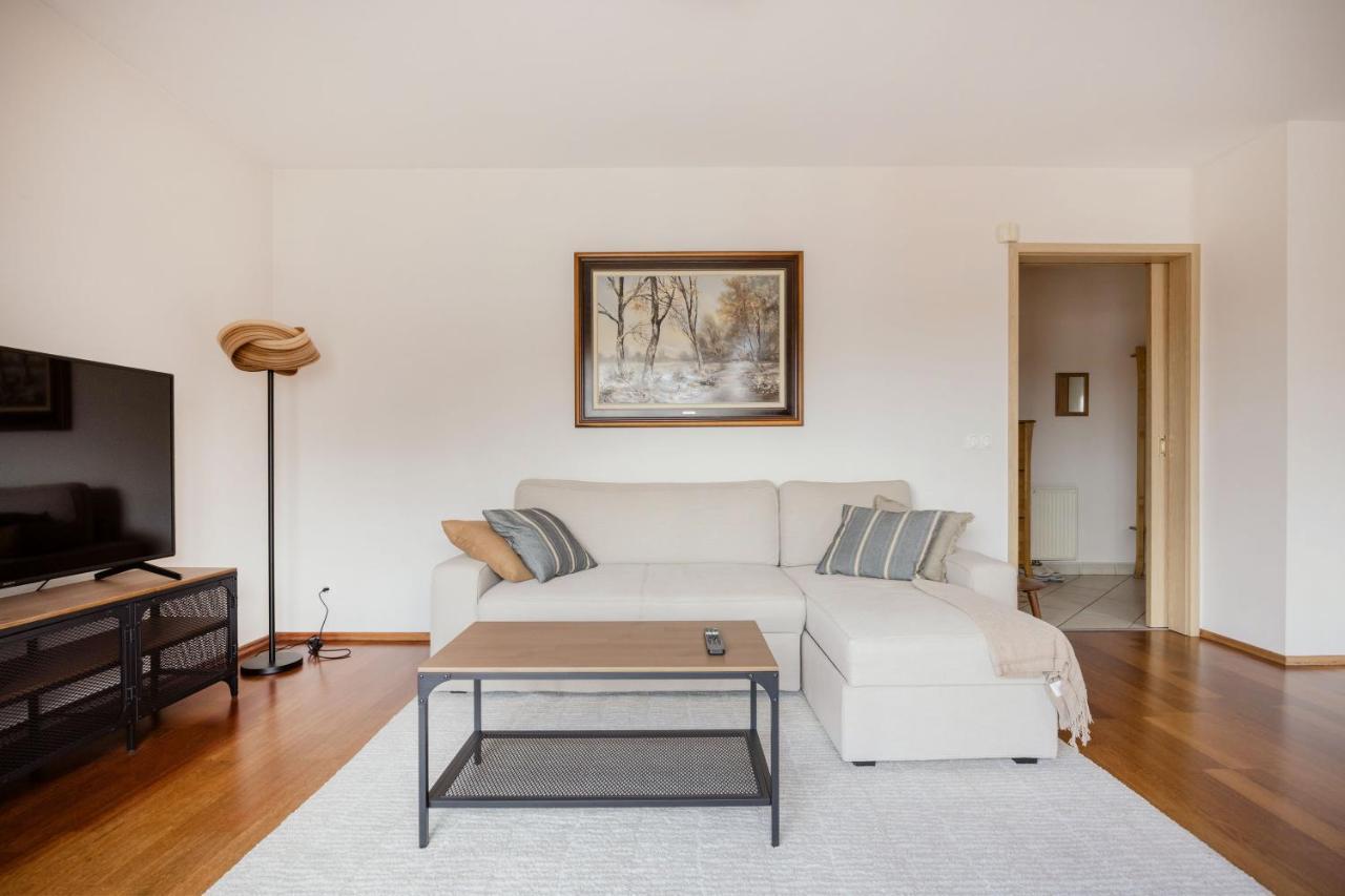 Bright And Spacious Penthouse W/ Terrace & Parking Budapest Kültér fotó