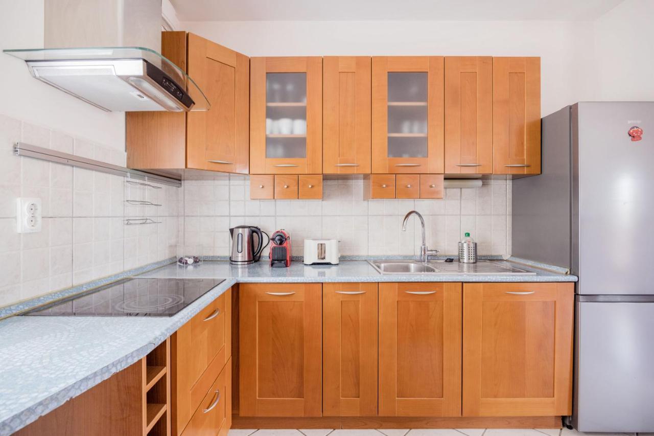 Bright And Spacious Penthouse W/ Terrace & Parking Budapest Kültér fotó