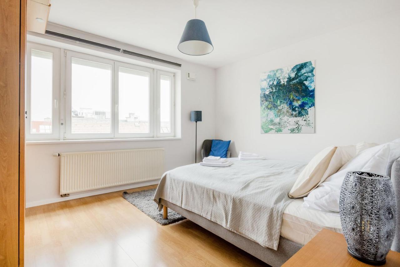 Bright And Spacious Penthouse W/ Terrace & Parking Budapest Kültér fotó